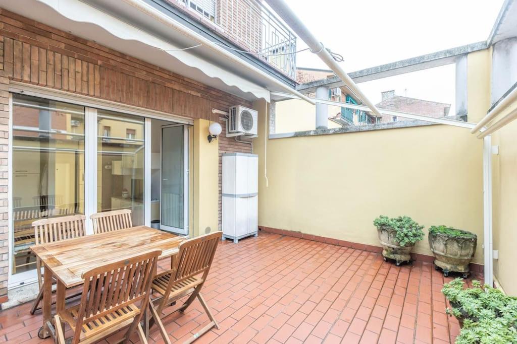 Tiarini 14 Apartment Bologna Bagian luar foto